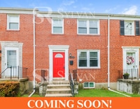 Building Photo - Lovely move-in ready 4-bedroom, 2-bath townhouse.