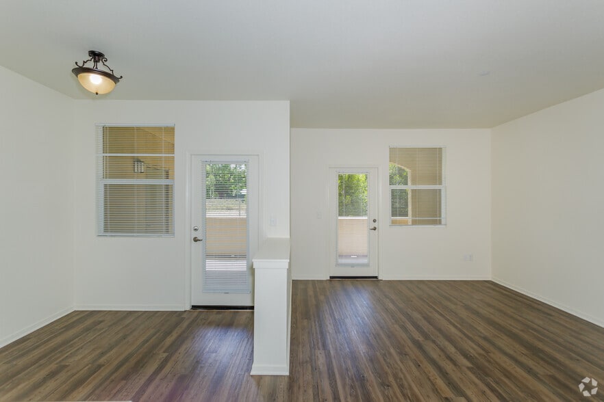 3BR, 2BA - 1,229 SF - Eaton Village