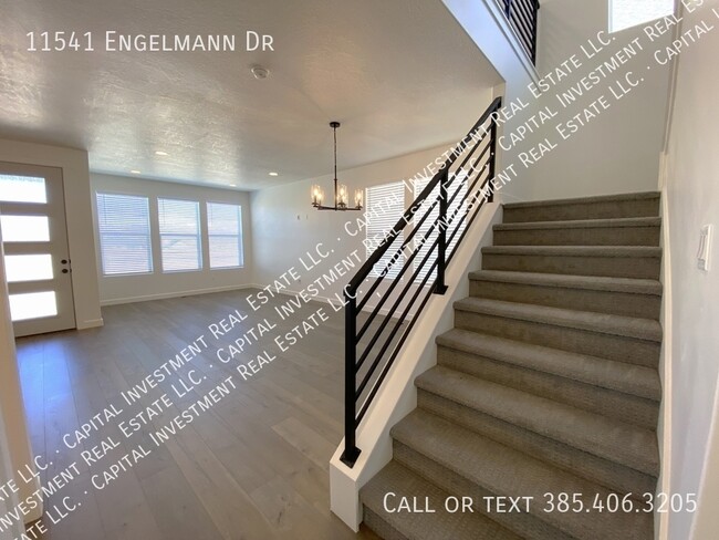 Building Photo - 11541 Engelmann Dr