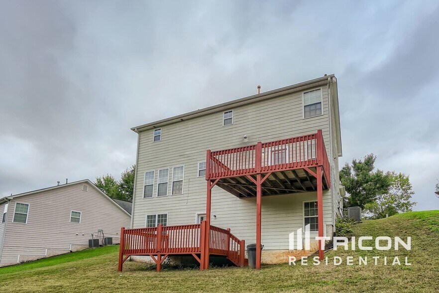 Building Photo - 5519 Village Ridge