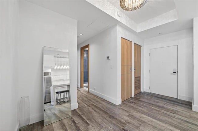 Building Photo - 2301 Collins Ave