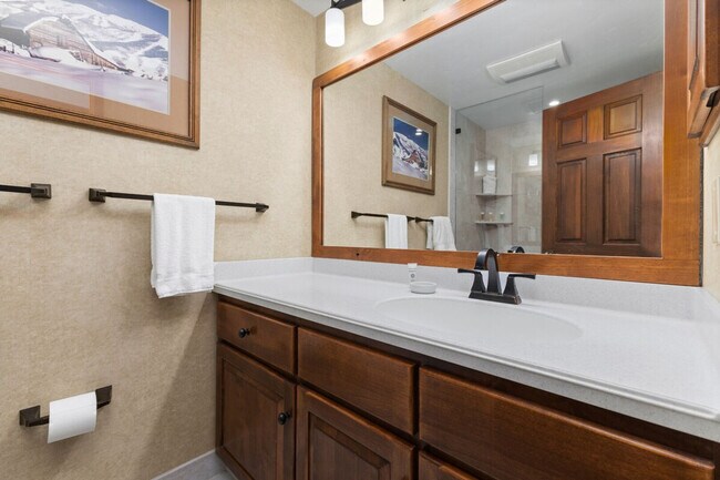 Building Photo - 2315 Storm Meadows Dr