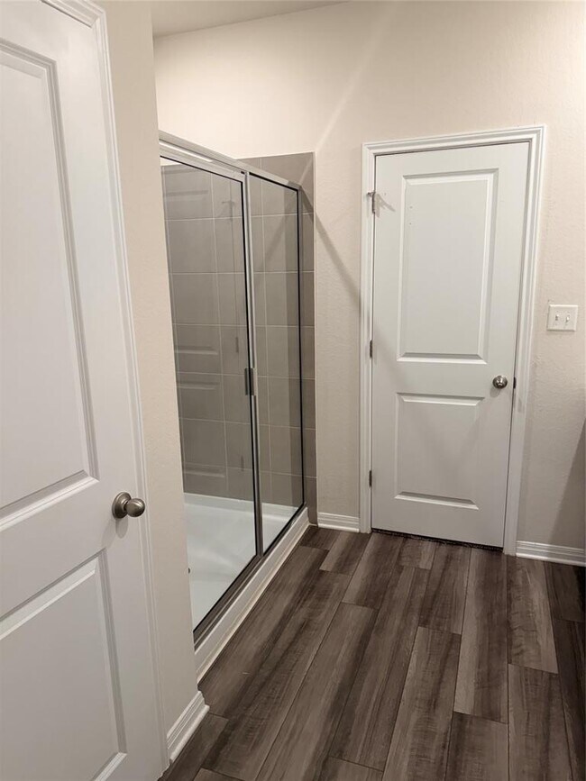 Building Photo - 1645 Settlers Glen Dr