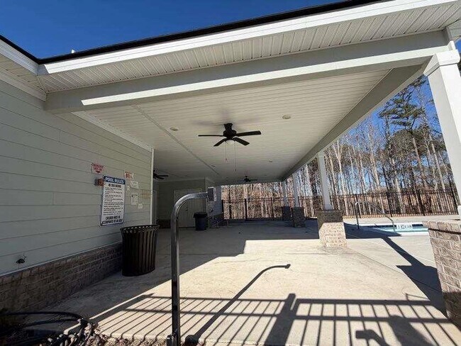 Building Photo - 7565 Knoll Hollow Rd