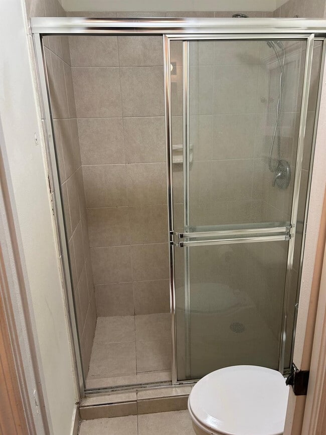 Building Photo - 6542 Via Regina