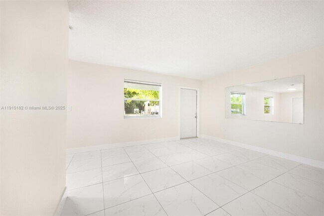 Building Photo - 2009 NW 32nd St