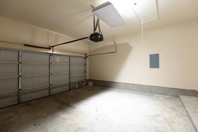 Building Photo - 509 Foxford Run Dr