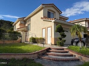 Building Photo - 833 Calle La Primavera