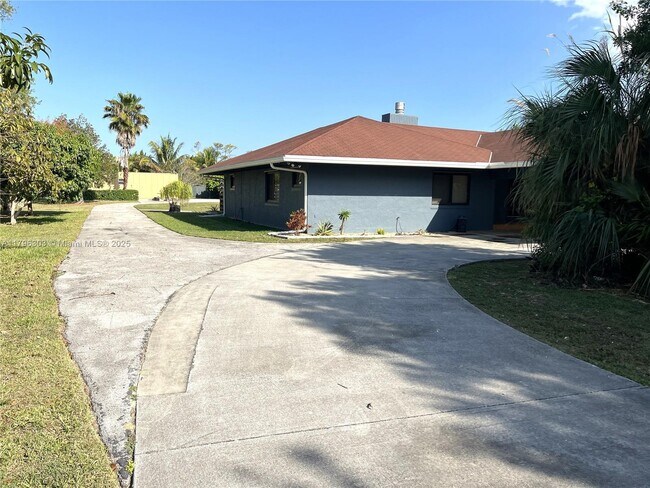 Building Photo - 24595 SW 124th Ave