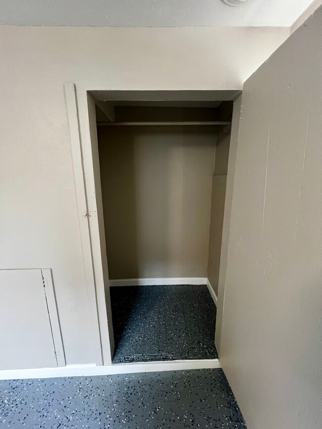 Building Photo - Charming 4-Bedroom Home with Office