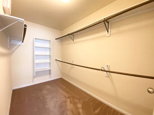 Building Photo - 15202 Pecan Lndg Dr