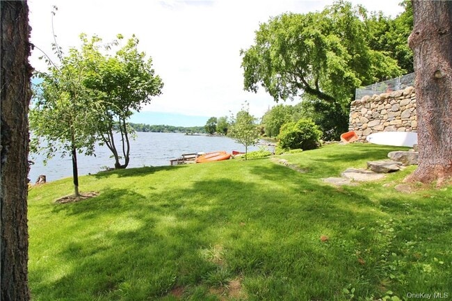 Building Photo - 598 N Lake Blvd