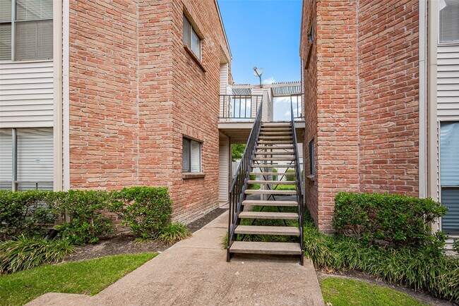 Building Photo - 10176 Oakberry St