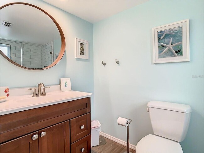 Building Photo - 4780 Cove Cir