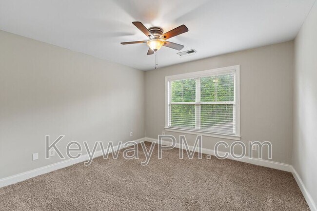 Building Photo - 336 Amersham Way