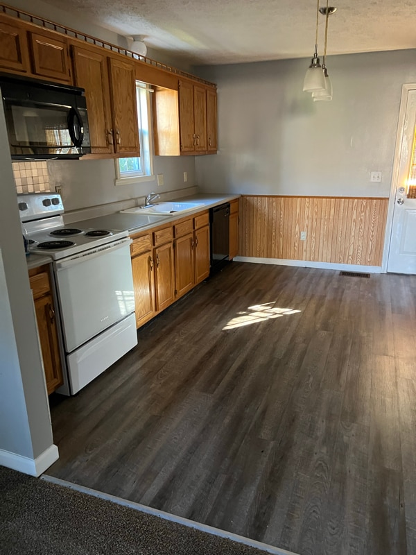 Building Photo - 109 S 6th St