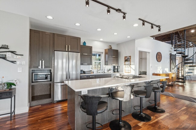 Building Photo - 140 Mystic Ridge Dr