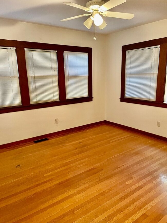 Building Photo - 2423 D St