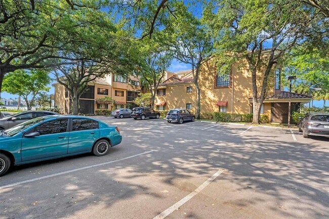 Building Photo - 15545 Miami Lakeway N