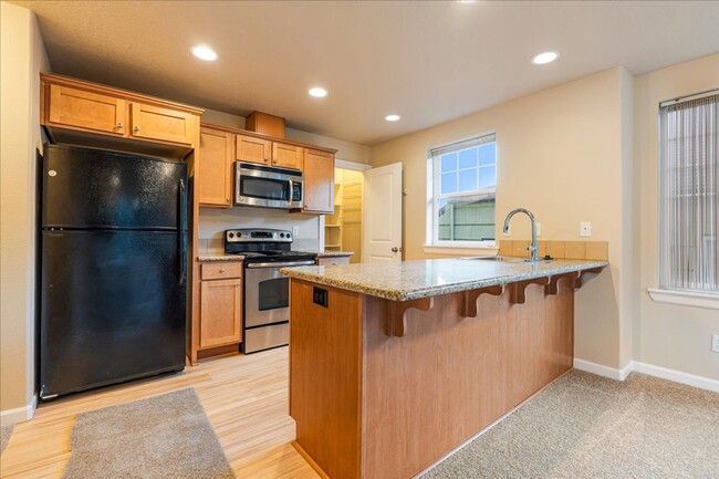 Primary Photo - Modern Townhome Near the Willamette River