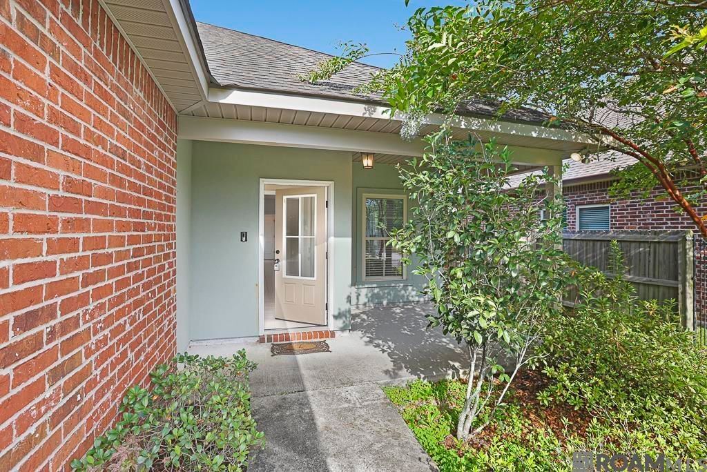 Building Photo - 18317 Sunset Park Dr