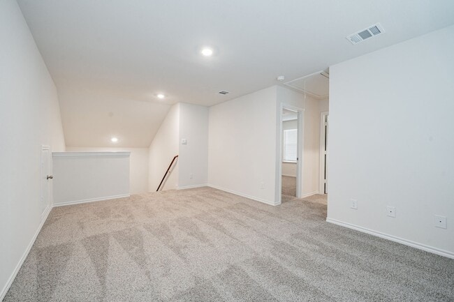 Building Photo - 2110 Thornton Dr