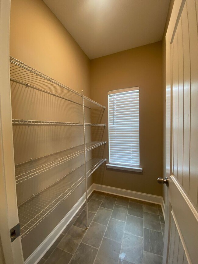 Building Photo - Welcome to Griffin Park in Hinesville!
