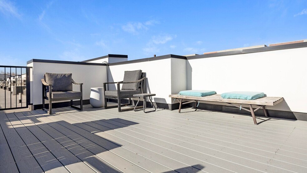 Building Photo - 3024-3024 Zuni St