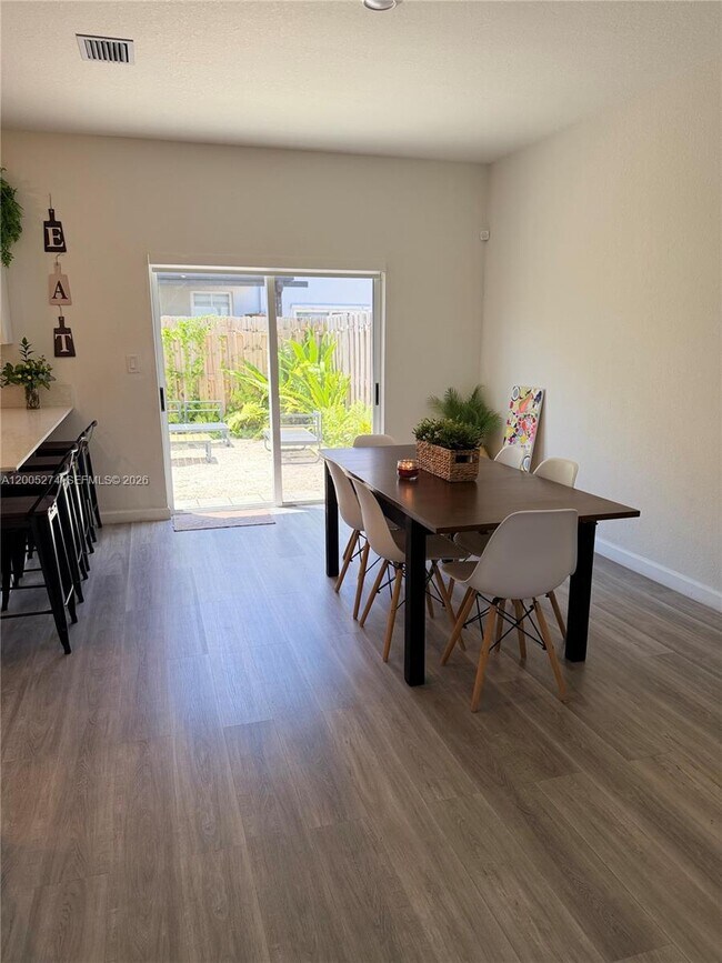 Building Photo - 1756 SE 26th Rd