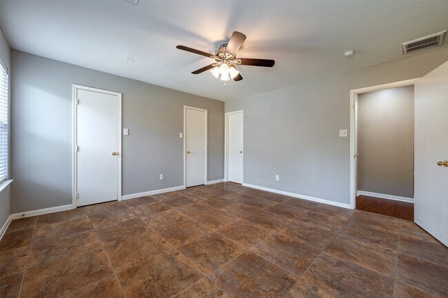 Building Photo - 15823 Kings Cypress Ln