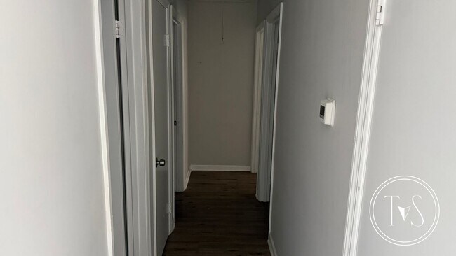 Building Photo - 133 Runaway Point Rd