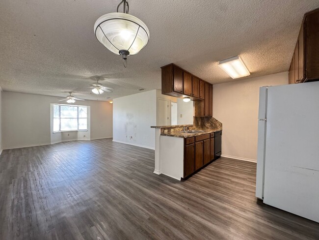 Building Photo - 3242 Stoneridge Dr