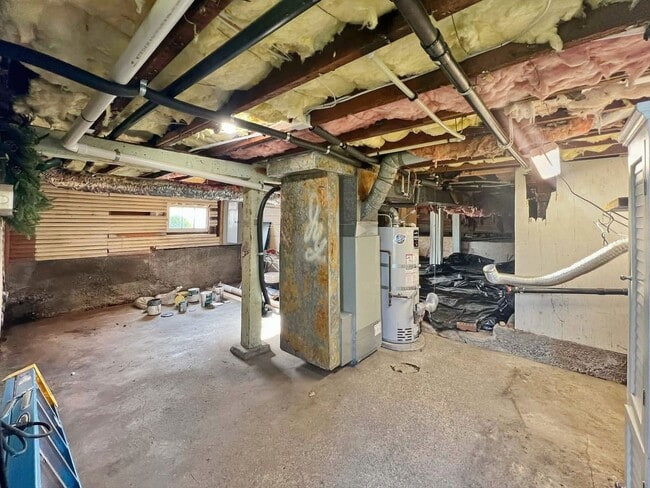 Building Photo - Spacious Tacoma Rental Featuring Large Yard & Entertainer’s Deck