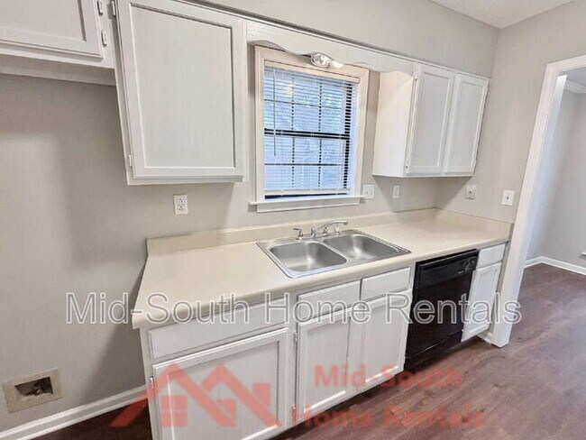 Building Photo - 6001 Cedarcrest Ct