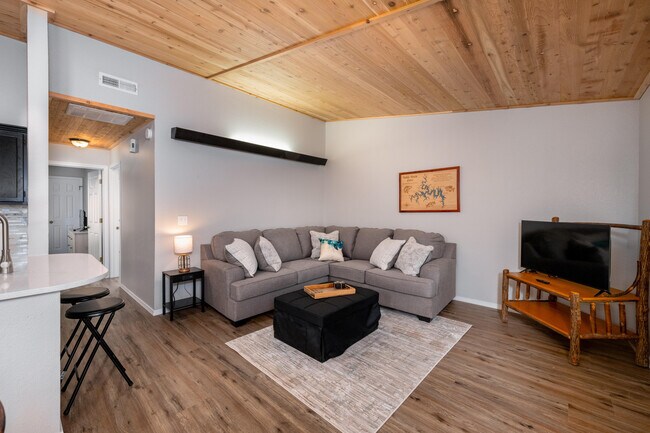 Building Photo - 235 Ozark Mountain Resort Dr