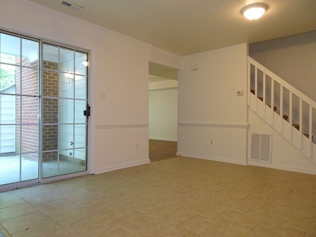 Building Photo - 118H Chippenham Dr