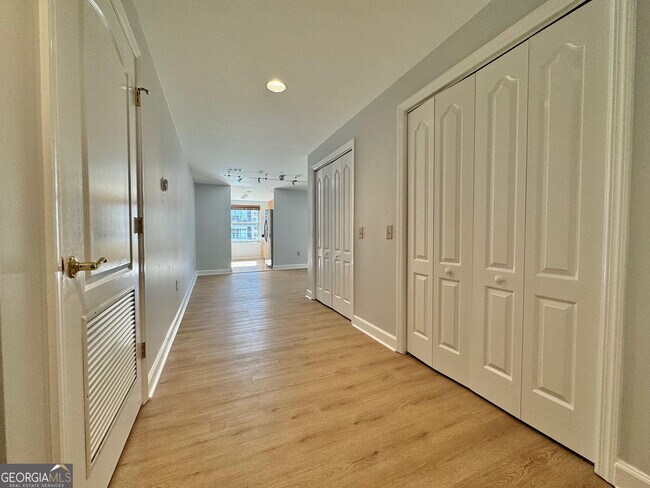 Building Photo - 195 14th St NE