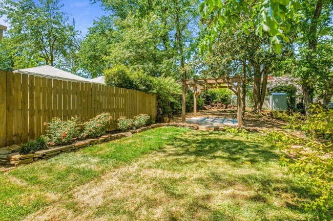 Building Photo - 5810 Fifer Dr