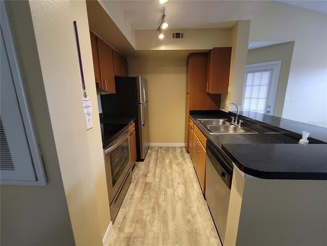 Building Photo - 421 Fountainhead Cir