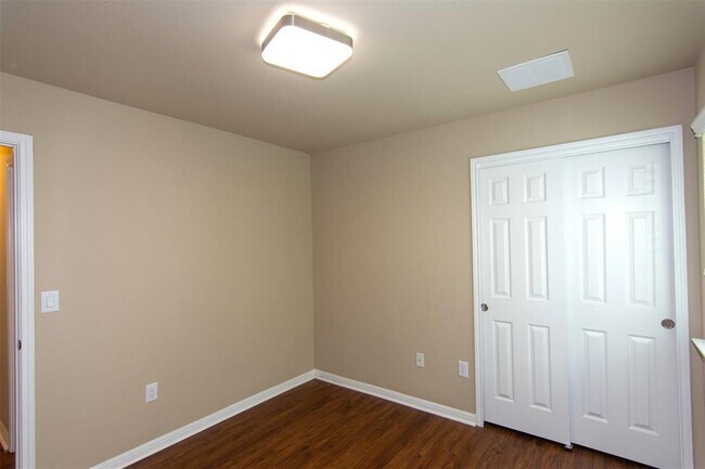 Building Photo - 18405 Tallgrass Prairie Dr