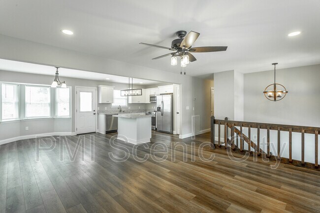 Building Photo - 8128 Fallen Maple Dr