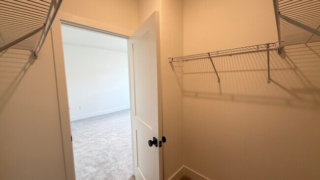 Building Photo - 15045 Groveside Rd