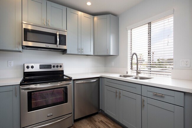 Primary Photo - Beautiful 1BR in Mission Valley with Parki...
