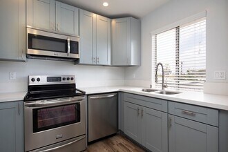 Building Photo - Beautiful 1BR in Mission Valley with Parki...