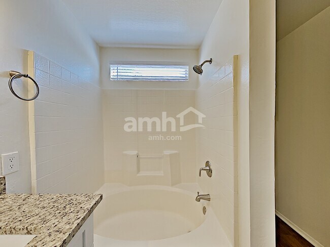 Building Photo - 10525 W Hughes Dr