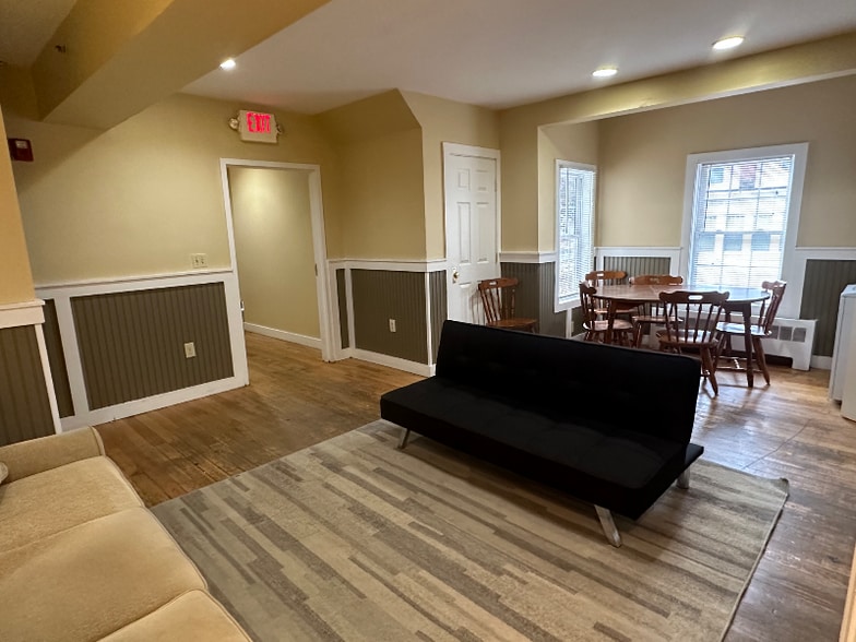 Building Photo - 57 Winchester St