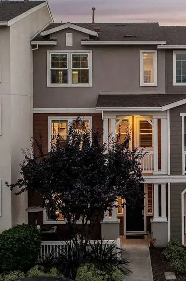 Primary Photo - 3205 Jetty Dr