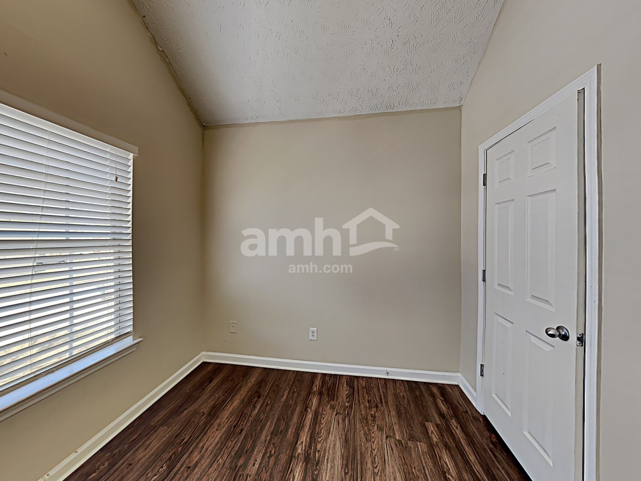 Building Photo - 1130 Saint Phillips Ct