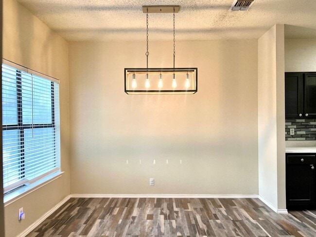 Building Photo - 207 Canoga Park Dr