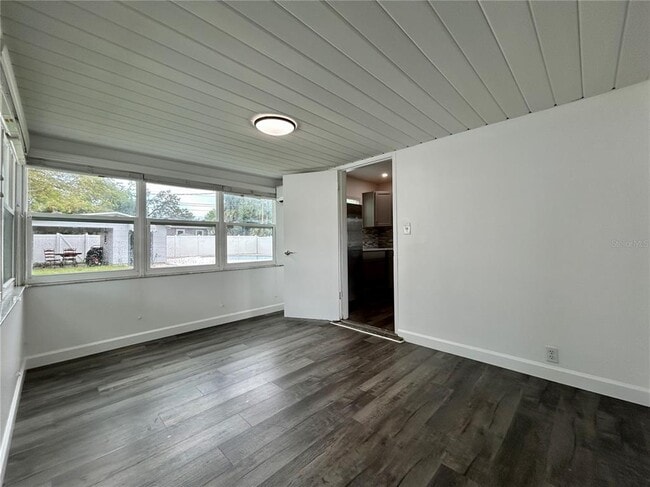 Building Photo - 928 58th Ave N